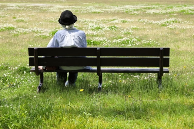 未婚率の増加により孤独な老後を過ごす人が増えている